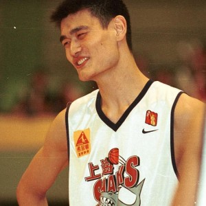 开云体育下载-24年的等待！上海男篮首次夺冠的阵容：姚明、刘炜领衔 刘鹏在列